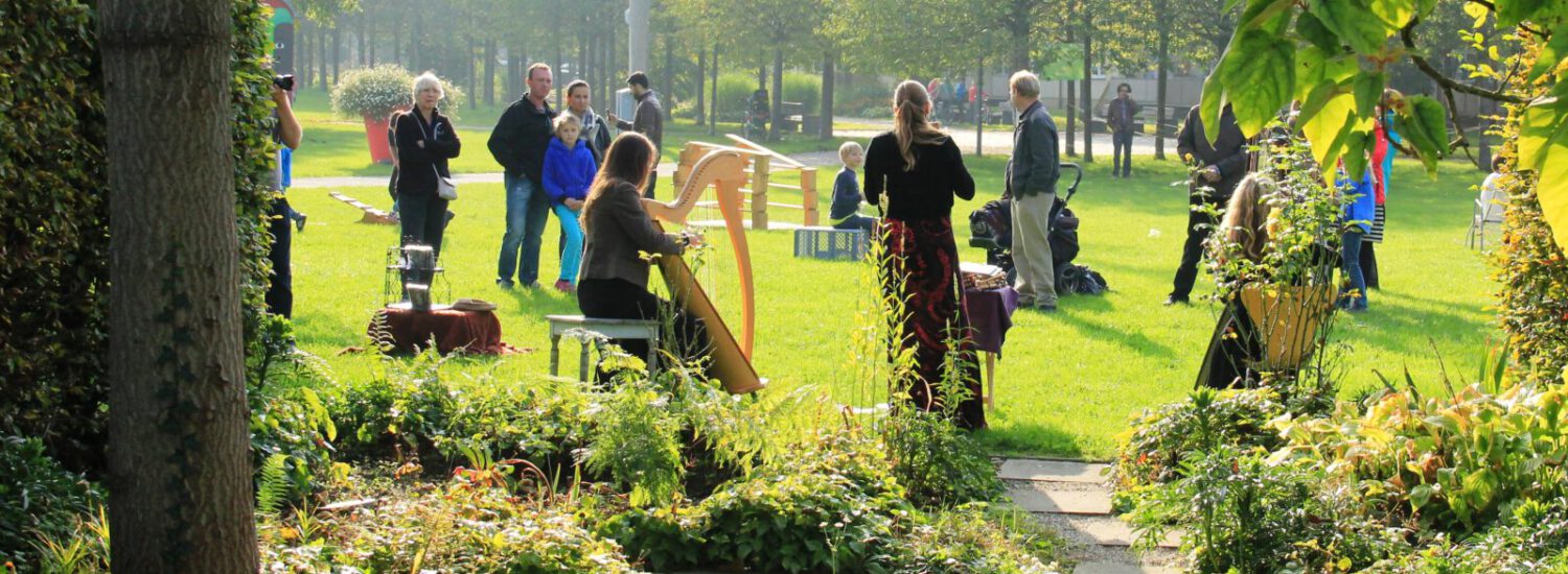 Musikerinnen im Patengarten © Stadt Burghausen