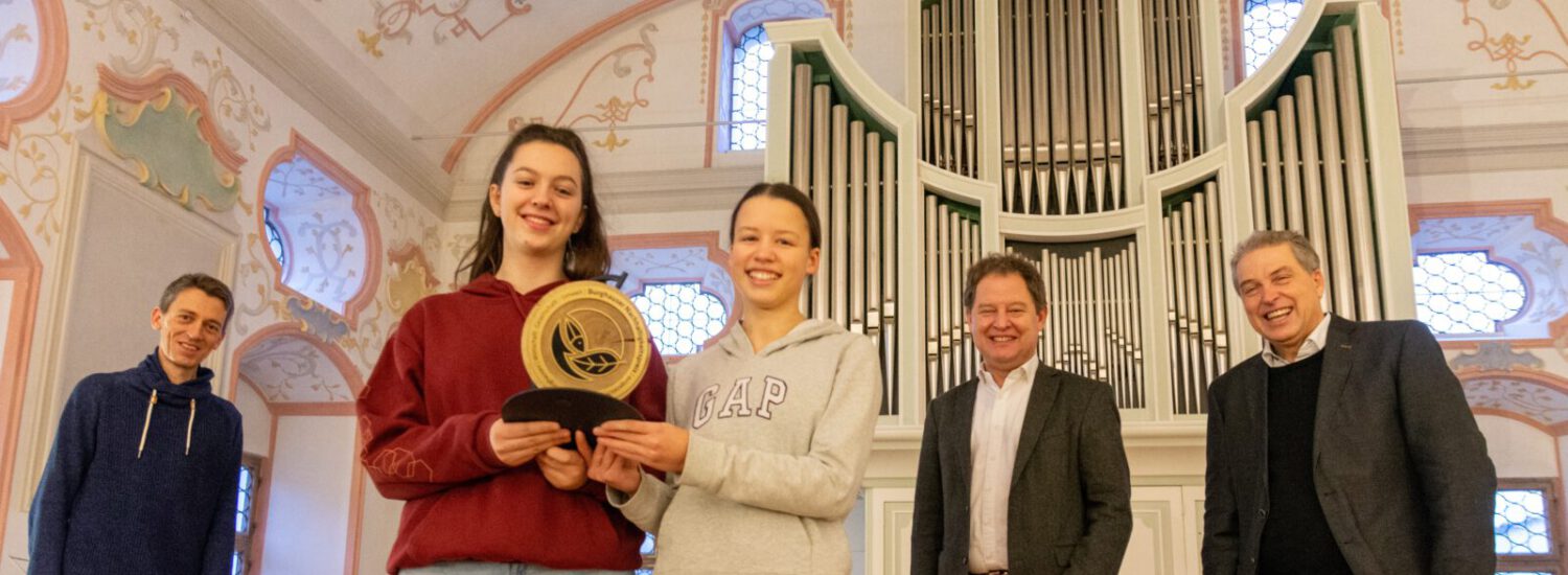 Gruppenfoto bei Verleihung des Nachhaltigkeitspreises © Stadt Burghausen