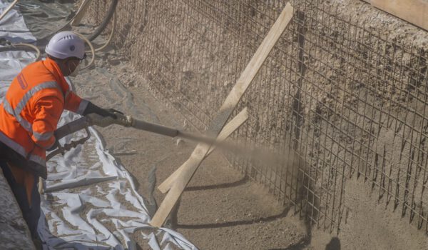 Bauarbeiter bei der Arbeit © Stadt Burghausen