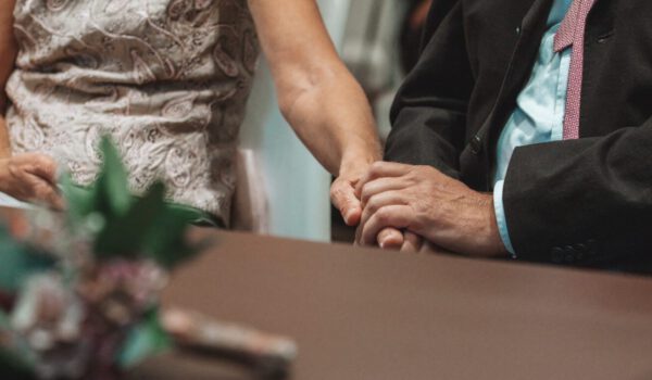 Nahaufnahme Paar bei der Trauung © Alexandra Königseder Nahaufnahme Paar bei der Trauung © Alexandra Königseder