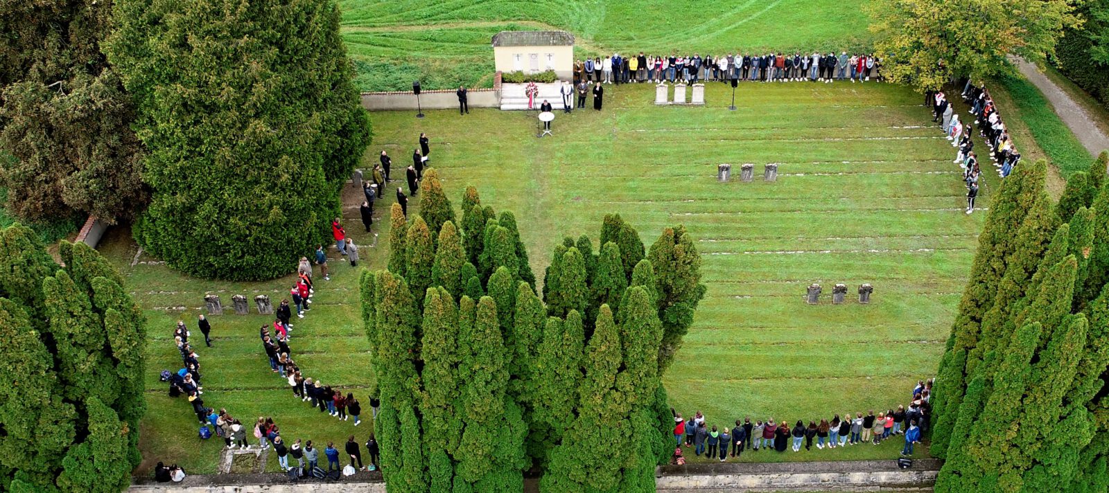 Gedenkveranstaltung am KZ-Friedhof © Stadt Burghausen