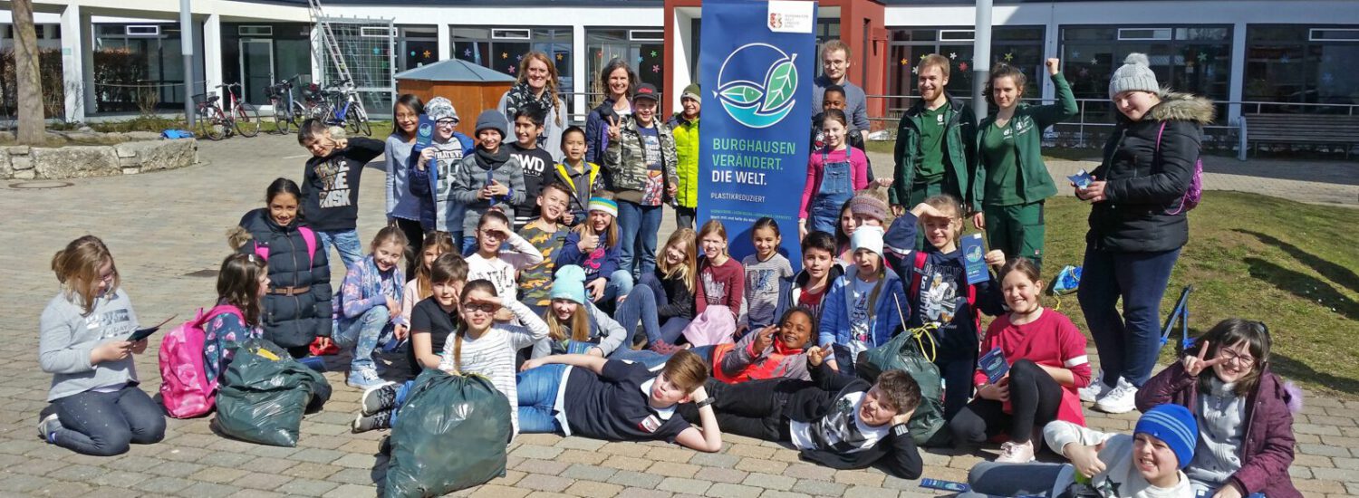 Müllsammelaktion Gruppenfoto © Stadt Burghausen