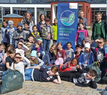 Müllsammelaktion Gruppenfoto © Stadt Burghausen