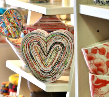 Waren im Eine-Welt-Laden © Burghauser Touristik GmbH