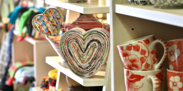 Waren im Eine-Welt-Laden © Burghauser Touristik GmbH