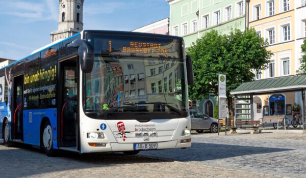 City-Bus am Stadtplatz © Stadt Burghausen City-Bus am Stadtplatz © Stadt Burghausen