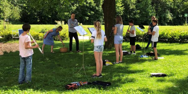 Musikunterricht im Freien © Alexandra Königseder