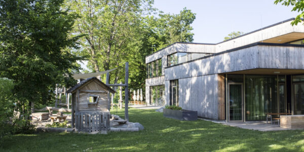 Sport-Kita Garten- und Gebäudeansicht © Hannah Soldner