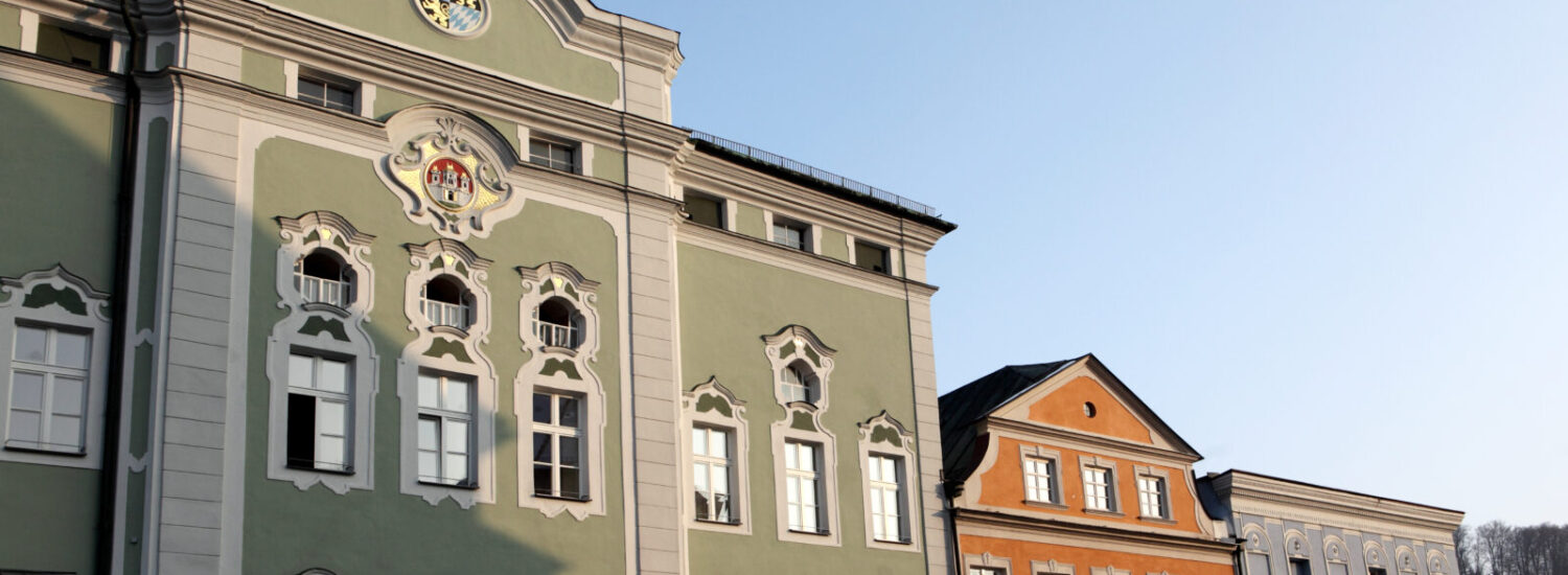 Rathaus im Abendlicht © Burghauser Touristik GmbH Rathaus im Abendlicht © Burghauser Touristik GmbH