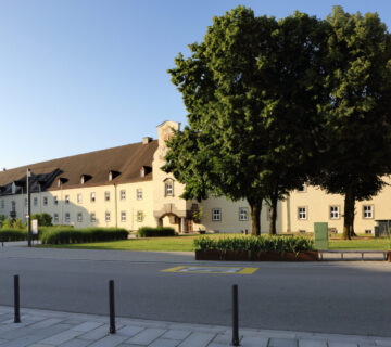 Johannes-Hess-Schule Außenansicht © Gerhard Nixdorf