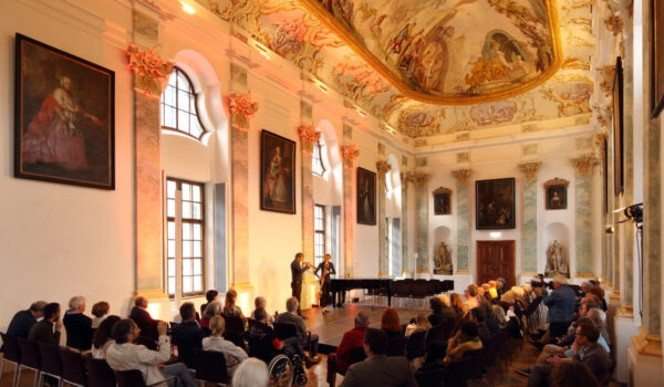 Veranstaltung im Steinernen Saal in Raitenhaslach © Gerhard Nixdorf Veranstaltung im Steinernen Saal in Raitenhaslach © Gerhard Nixdorf