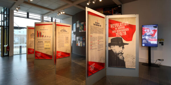 Ausstellung im Foyer des Bürgerhauses © Gerhard Nixdorf