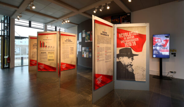 Ausstellung im Foyer des Bürgerhauses © Gerhard Nixdorf