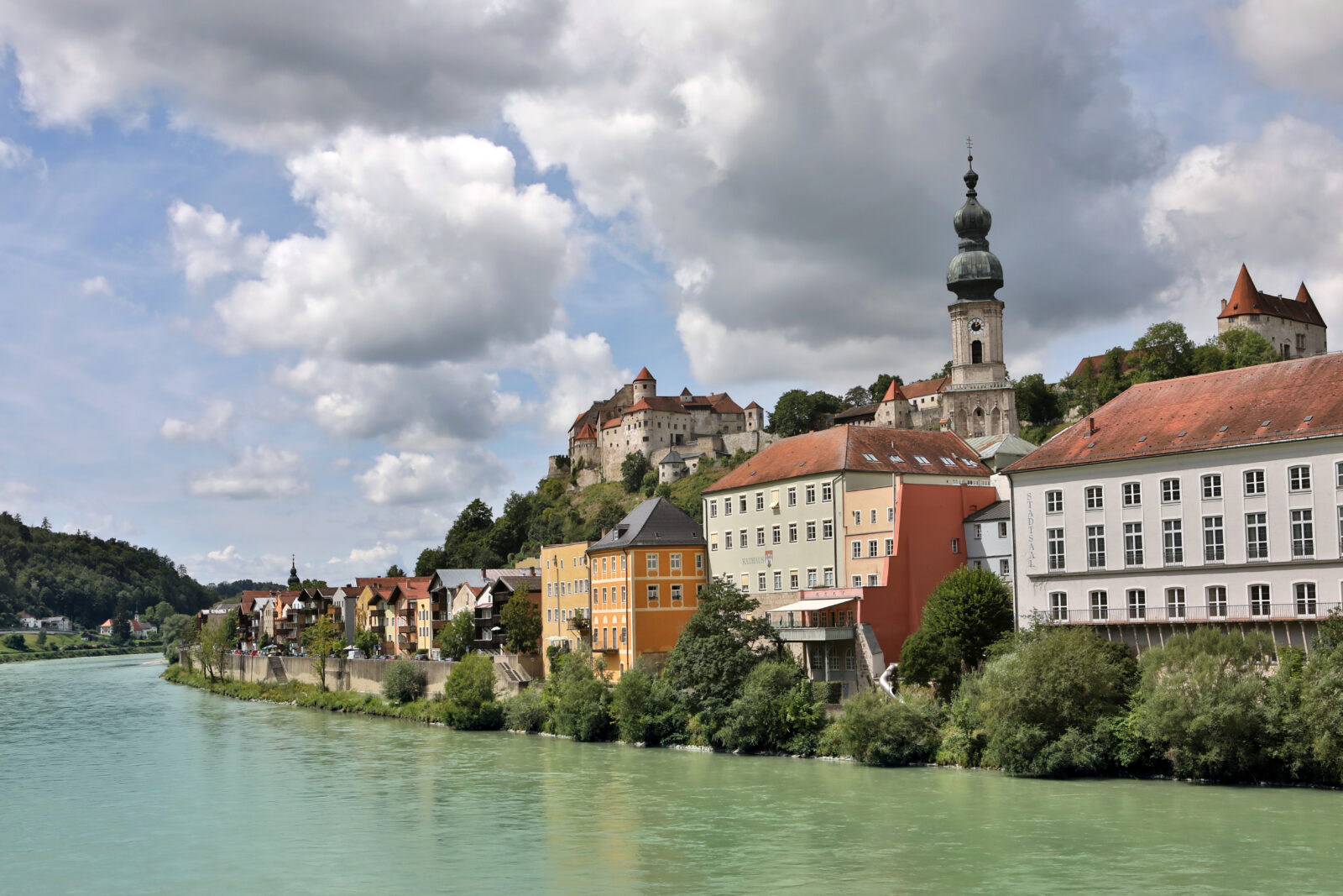 Die Altstadt mit Blick von der Salzachbrücke © Gerhard Nixdorf