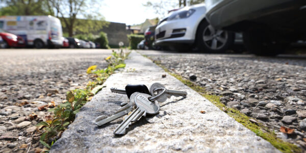 Symbolbild verlorener Schlüssel auf Parkplatz © Gerhard Nixdorf
