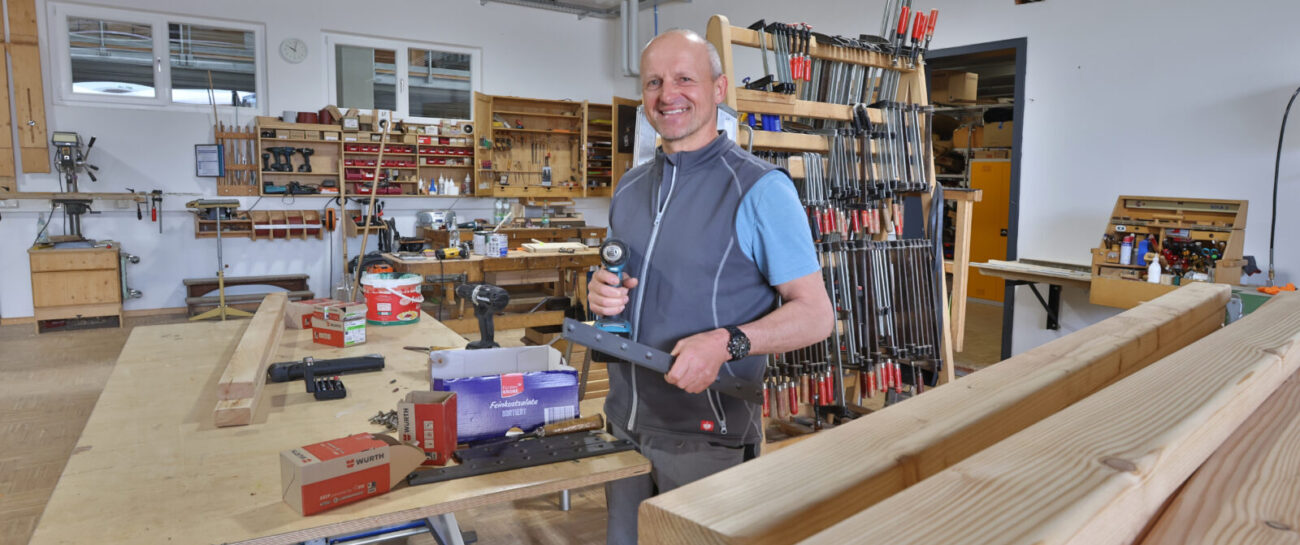 Schreiner bei der Arbeit © Gerhard Nixdorf