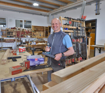Schreiner bei der Arbeit © Gerhard Nixdorf