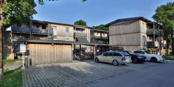 Wohnblöcke aus Holz © Gerhard Nixdorf