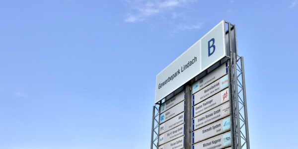 Tafel am Eingang zum Gewerbepark Lindach © Gerhard Nixdorf