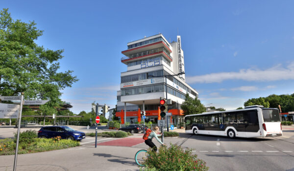 Bürogebäude am Bahnhof © Gerhard Nixdorf
