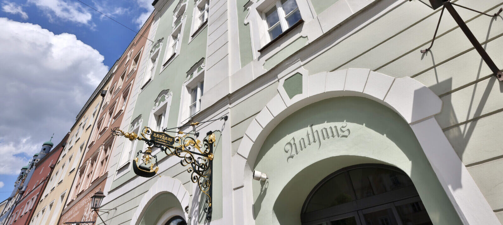 Rathaus Frontansicht © Gerhard Nixdorf