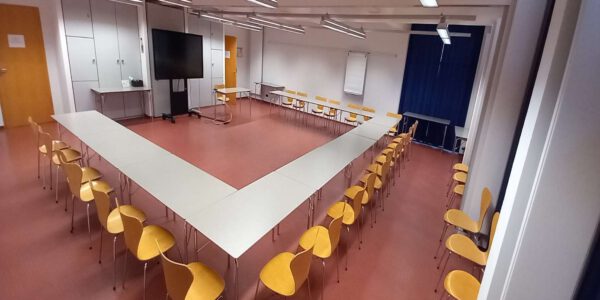 Adalbert-Stifter u. Rainer-Maria-Rilke-Zimmer_U-Form 25 Personen