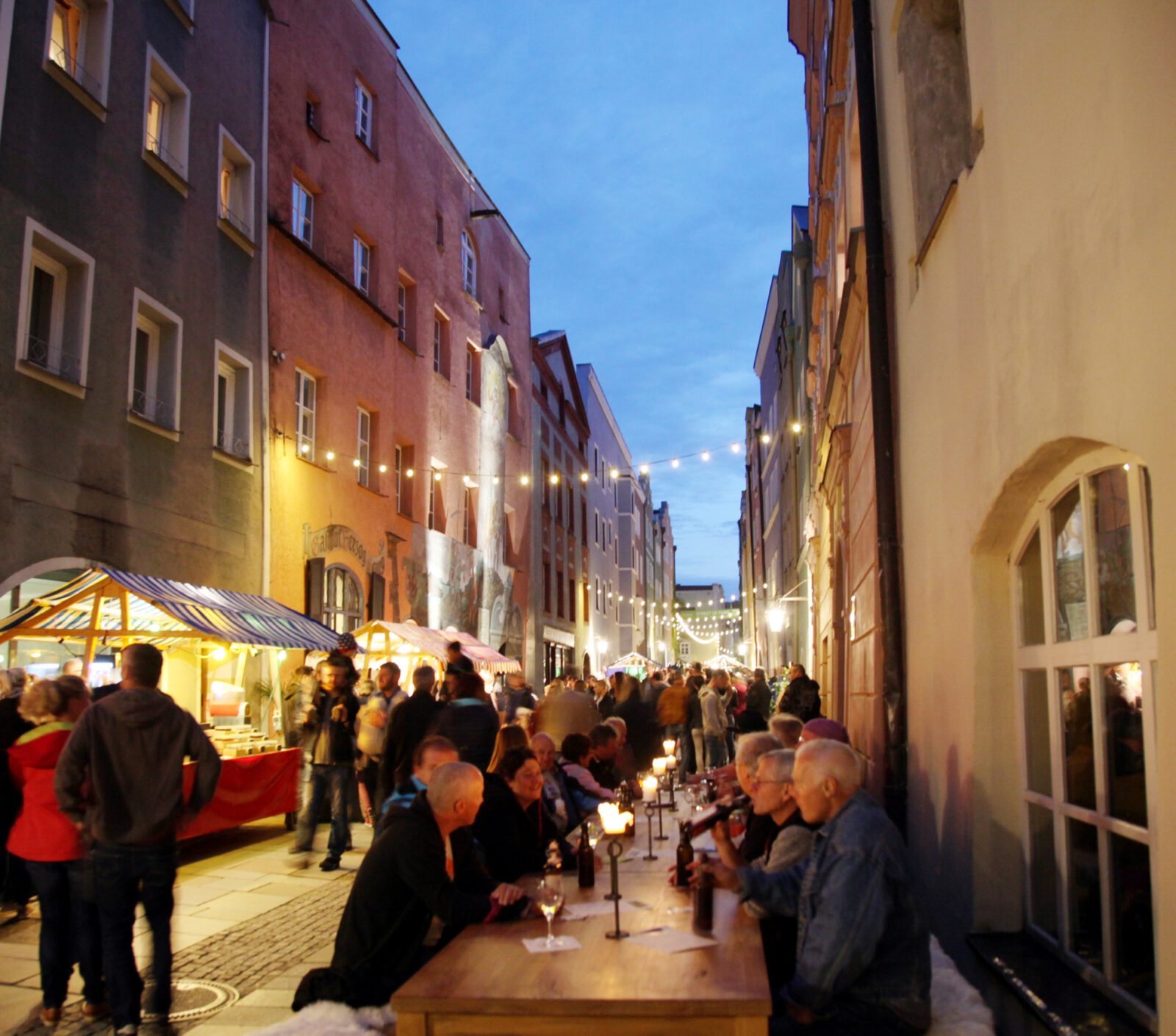 Die Grüben während des Brückenfests © Stadt Burghausen