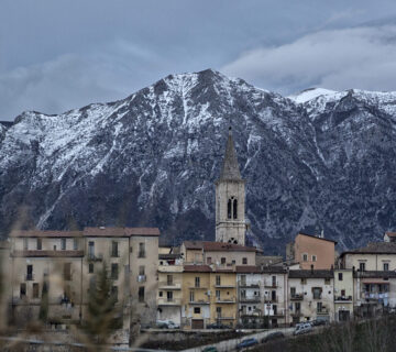 Sulmona mit Bergen im Hintergrund © Umberto D'Erano / Touristik Sulmona