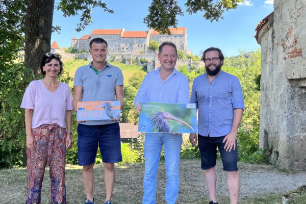 Scheckübergabe Waldrapp-Team