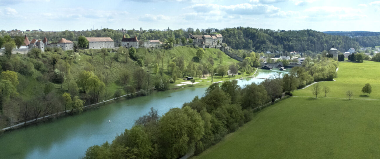 Wiesen, Wöhrsee und Burg © Gerhard Nixdorf