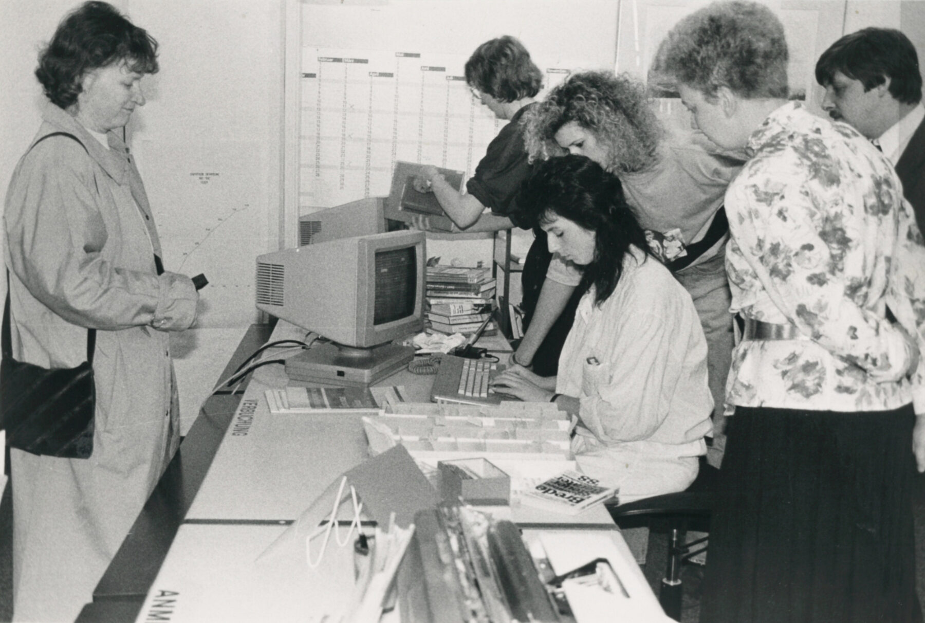 Die Einführung der elektronischen Bibliotheksverwaltung 1989 © Stadt Burghausen