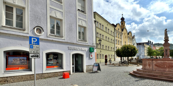 Tourist-Info am Stadtplatz © Gerhard Nixdorf