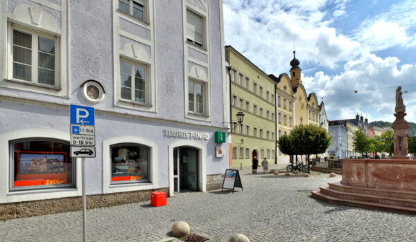 Tourist-Info am Stadtplatz © Gerhard Nixdorf Tourist-Info am Stadtplatz © Gerhard Nixdorf