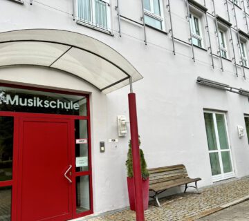 Eingang zur Musikschule © Alexandra Königseder