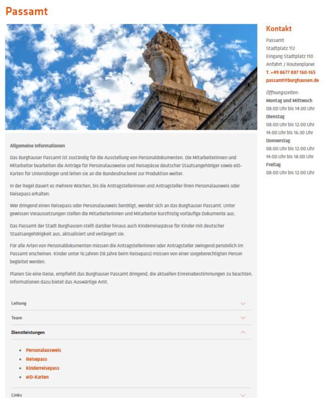 Passamt mit aufgeklappten Dienstleistungen