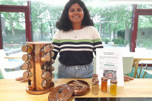 Foto_Swati-Gupta_Kochkurs_indisch_(c)Auberger-Stadt-Burghausen Foto_Swati-Gupta_Kochkurs_indisch_(c)Auberger-Stadt-Burghausen