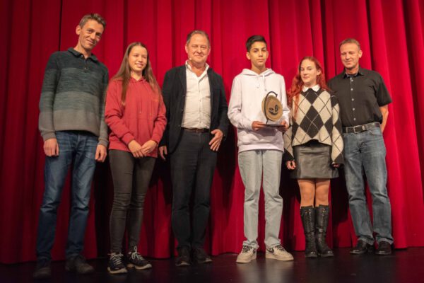 KBU_5599 Die Preisträger des Nachhaltigkeitspreises 2021 und 2022 der Stadt Burghausen