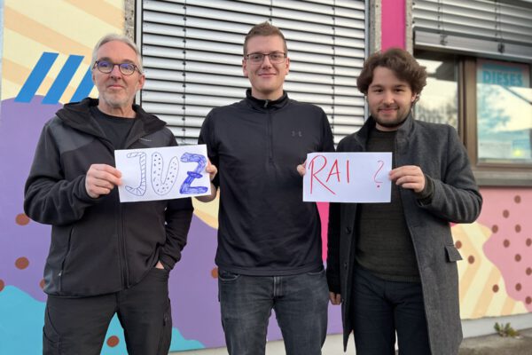 Leiter der Jugendarbeit der Stadt Burghausen Hannes Schwankner (v.l.) Praktikant Student Soziale Arbeit Heiko Reimer und David Broz vom Förderverein für die Jugendarbeit in der Stadt Burghausen. Leiter der Jugendarbeit der Stadt Burghausen Hannes Schwankner (v.l.) Praktikant Student Soziale Arbeit Heiko Reimer und David Broz vom Förderverein für die Jugendarbeit in der Stadt Burghausen.