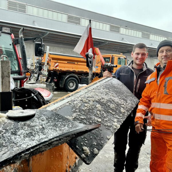 PM 204 Winterdienst _kl_ Bauhof Andreas Schnell und Andreas Korberger Foto köx