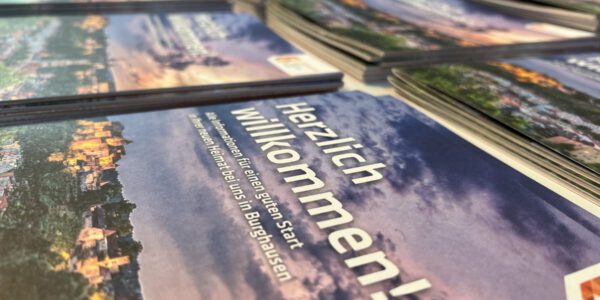 Die Neubürgerbroschüre mit allen wichtigen Infos rund um Burghausen © Stadt Burghausen / köx