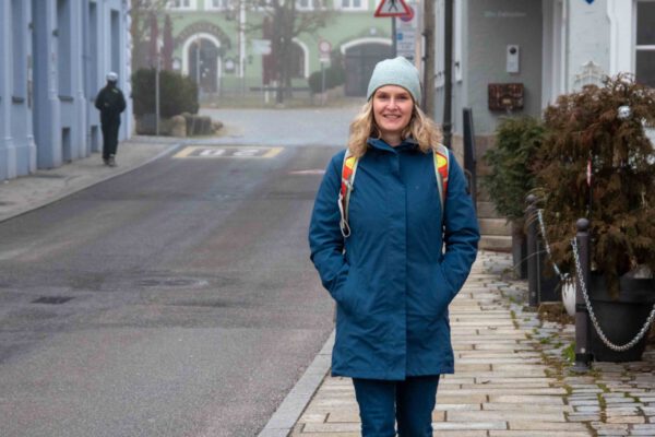 Verena Steiner ist die Klimaschutzmanagerin der Stadt Burghausen. Sie begleitet und berät die Stadt auf ihrem Weg zu einer klimafreundlicheren Entwicklung
