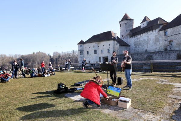 Music for peace - die weltlängste Burg, die Burghauser Altstadt und der Wöhrsee werden am 30. April zur großen Open-Air-Bühne für den guten Zweck. 
Fotocredit: Burghauser Touristik
