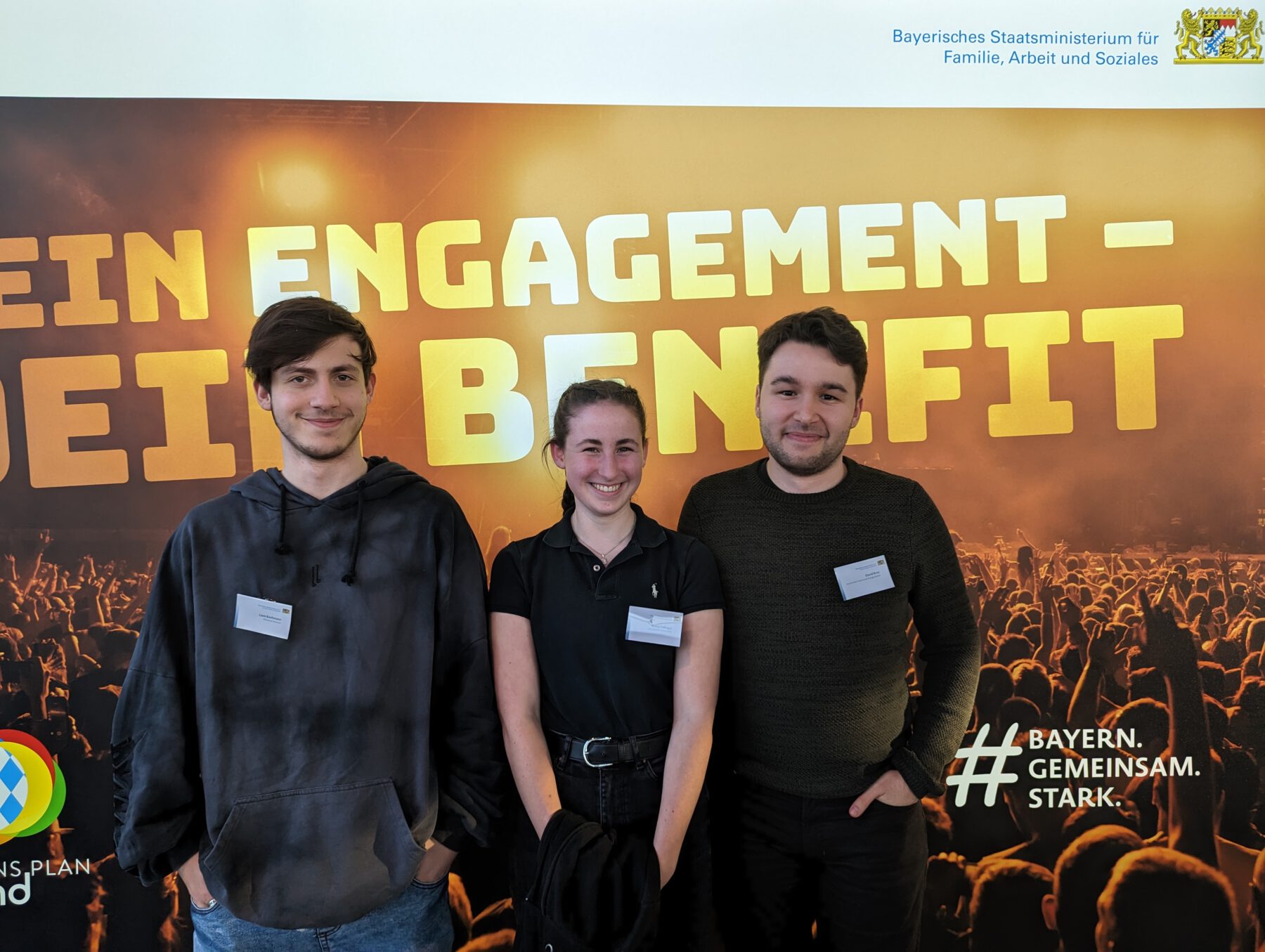 Liam Bachmann, Romy Fellinger und David Broz der Burghauser Jugendarbeit vertraten den Landkreis Altötting beim Ehrenamtsempfang der bayerischen Staatsministerin für Familie, Arbeit und Soziales.