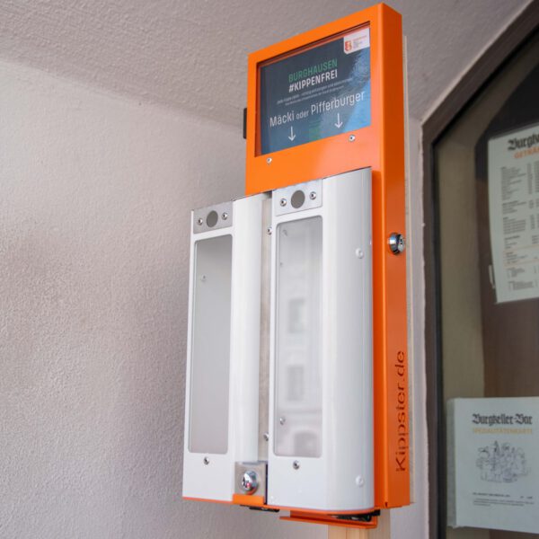 Der erste Kippster in Burghausen steht nun vor der Burgkeller-Bar am Stadtplatz Der erste Kippster in Burghausen steht nun vor der Burgkeller-Bar am Stadtplatz