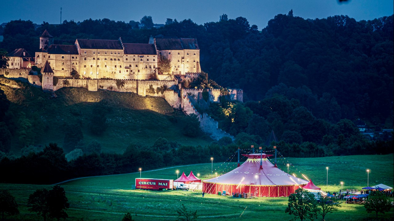Zirkuszelt am Bergerhof Burghausen Foto von Hans Mitterer