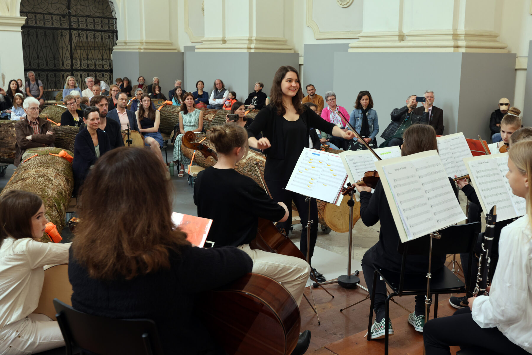 Die Kinderphilharmonie unter Charlotte Lang in der Studienkirche St. Josef. Fotocredit: Nixdorf Fotografie
