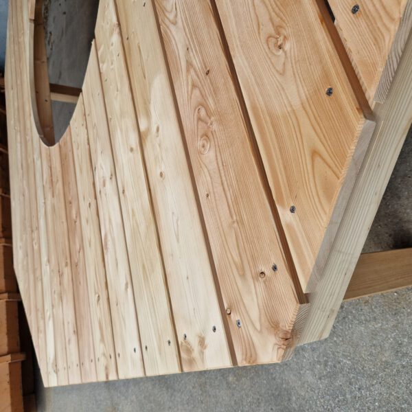 Die Plattformen bestehen aus regionalem Lärchenholz © Stadt Burghausen/ebh