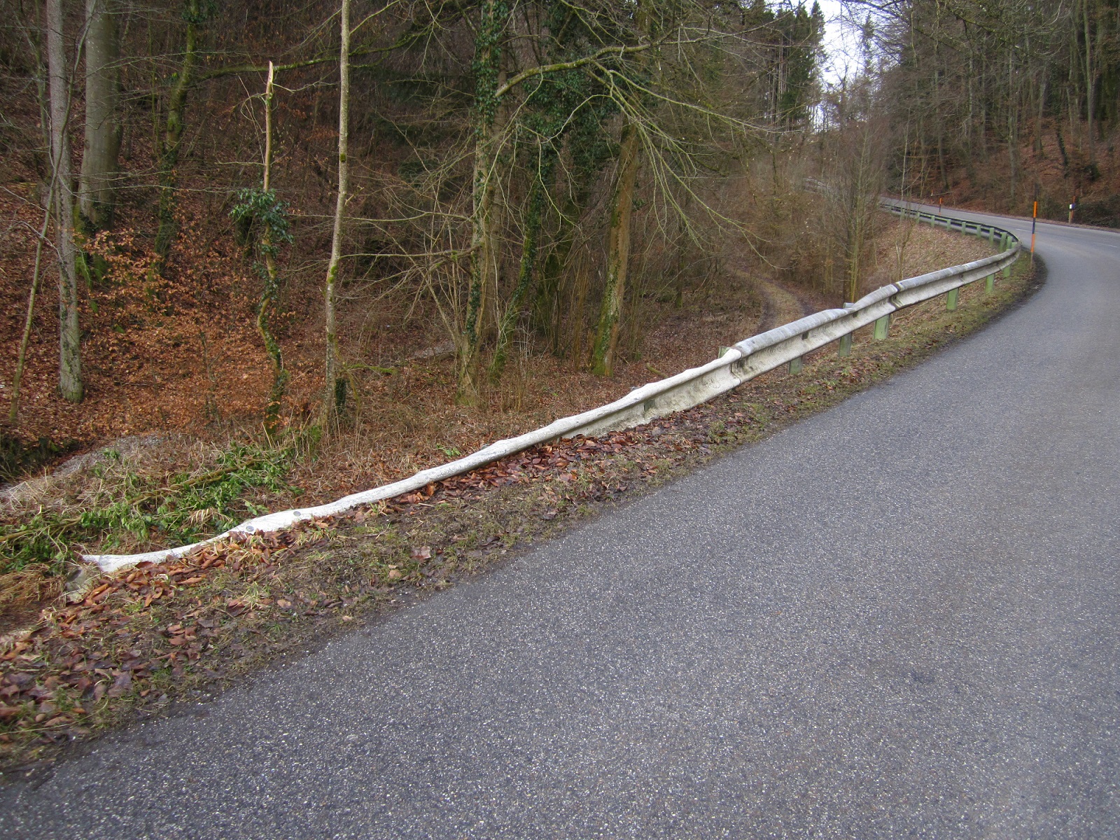 PM 156 Stadt Burghausen Die Leitplanken am Marienberg müssen erneuert werden