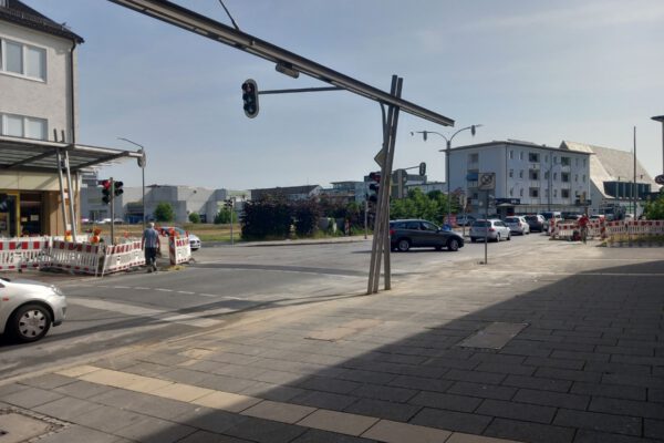 PM 159 Die Kreuzung Robert-Koch-Straße und Badhöringer Straße. Die Baumaßnahmen dort dauern länger als ursprünglich geplant PM 159 Die Kreuzung Robert-Koch-Straße und Badhöringer Straße. Die Bauarbeiten dort dauern länger als ursprünglich geplant
