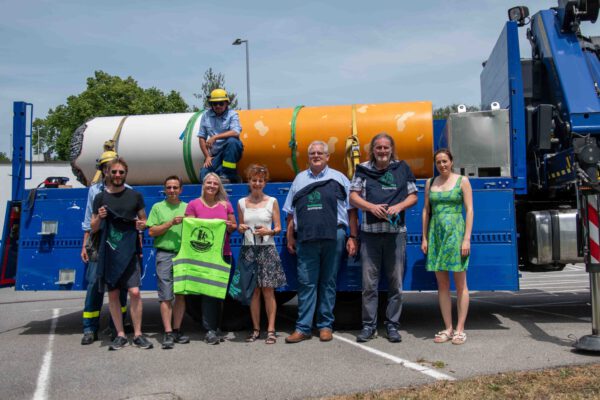 Die Riesenkippe Umzum mit dem THW nach Mühldorf. Foto Stadt Burghausen / ebh